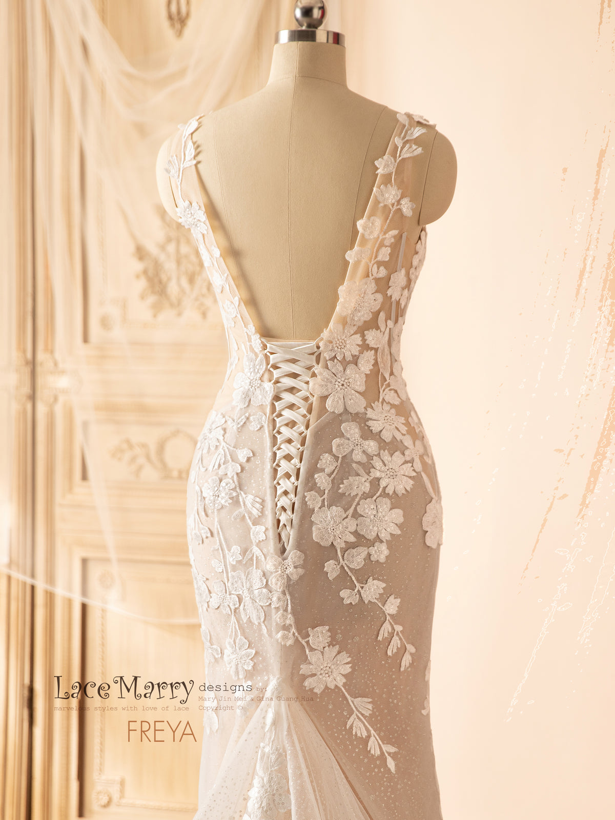 FREYA / Fitted Glitter Wedding Dress with Gorgeous Flowers