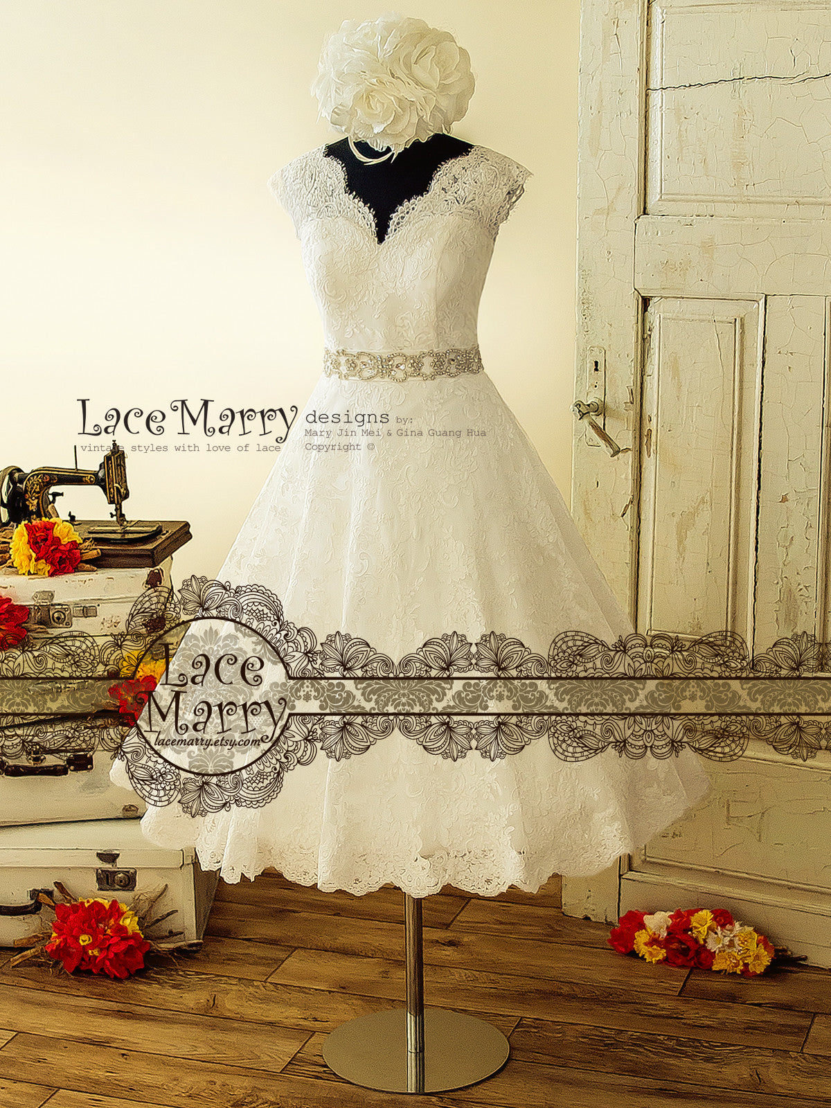 Scalloped Lace Wedding Dresses & Gowns