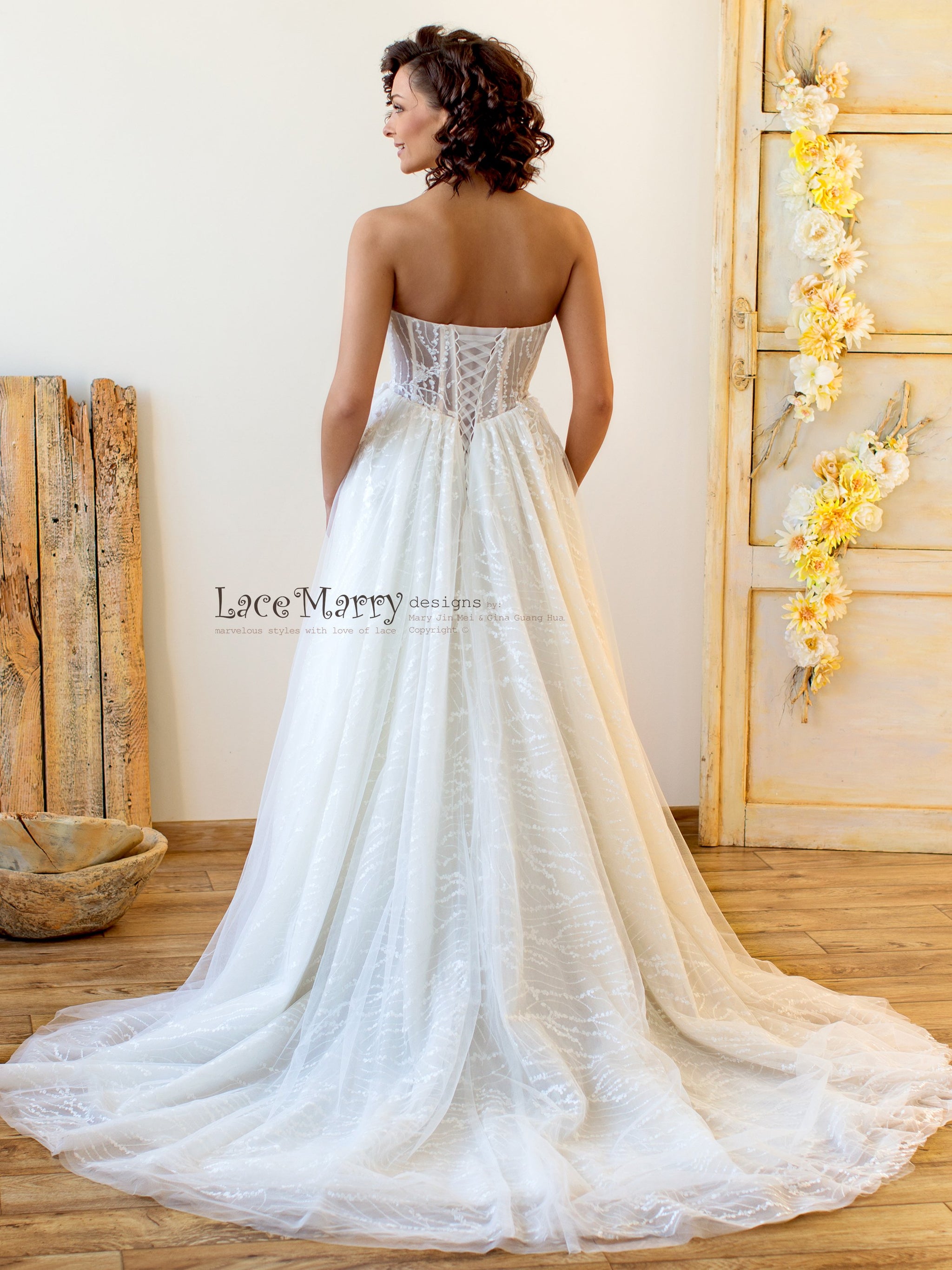 Sexy Lace-up Corset With Cups Wedding Dress. Ivory Floral Lace